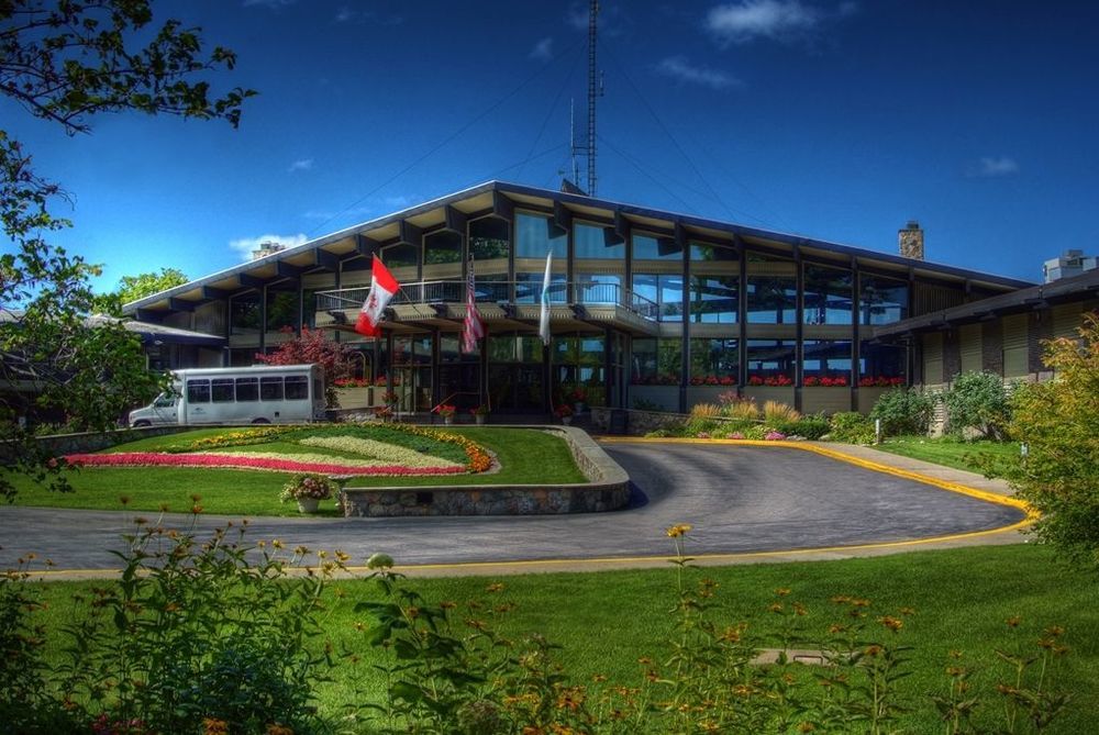 Summit Village Bellaire Екстер'єр фото